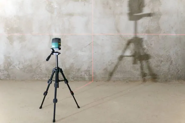 Как пользоваться нивелиром: работа с оптическим строительным инструментом и рейкой